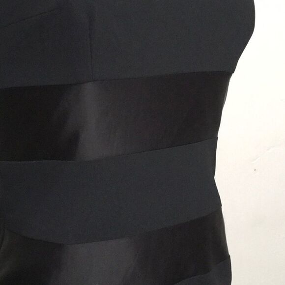 Laundry by Shelli Segal cocktail dress. RUNS SMALL - Picture 5 of 10